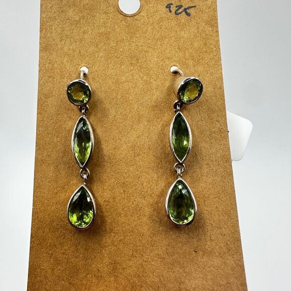 Stunning peridot and solid Sterling silver dangle earrings! - Picture 8 of 9